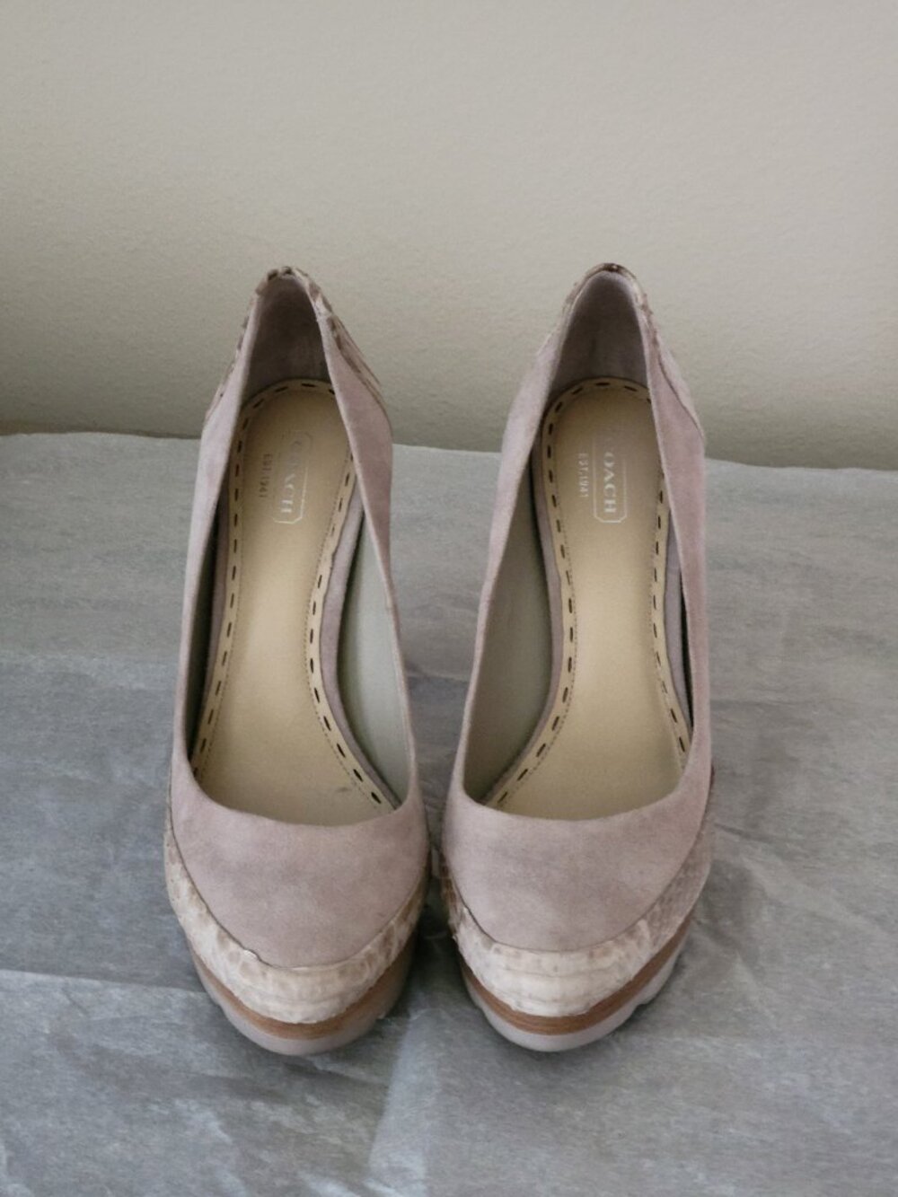 Coach Pump - Picture 4 of 4